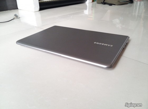laptop samsung series 5  core i5  new 99%  nguyên hộp -giá cực tốt