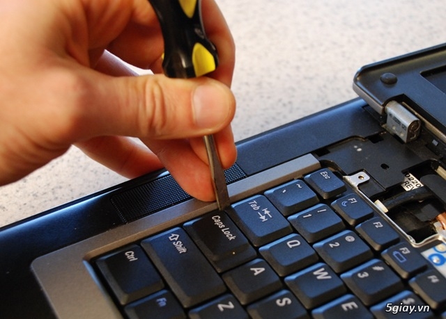 Cách sửa chữa bàn phím laptop bị hỏng - 11301