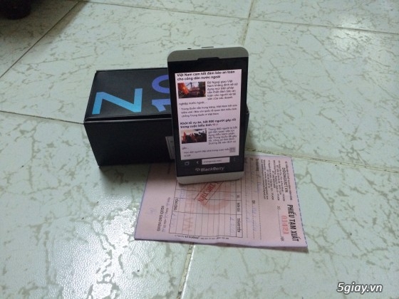 Blackberry Z10 Trắng, fullbox mới 99,99%, mới mua 15/5/2014, bảo hành 18 tháng