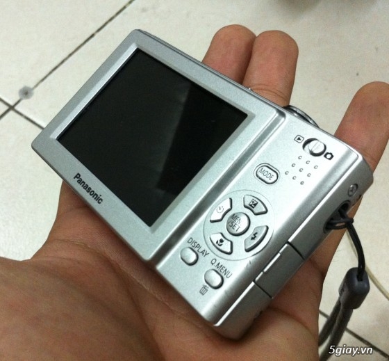 Bán máy ảnh Panasonic DMC-FS42 màu bạc New 90% - 3