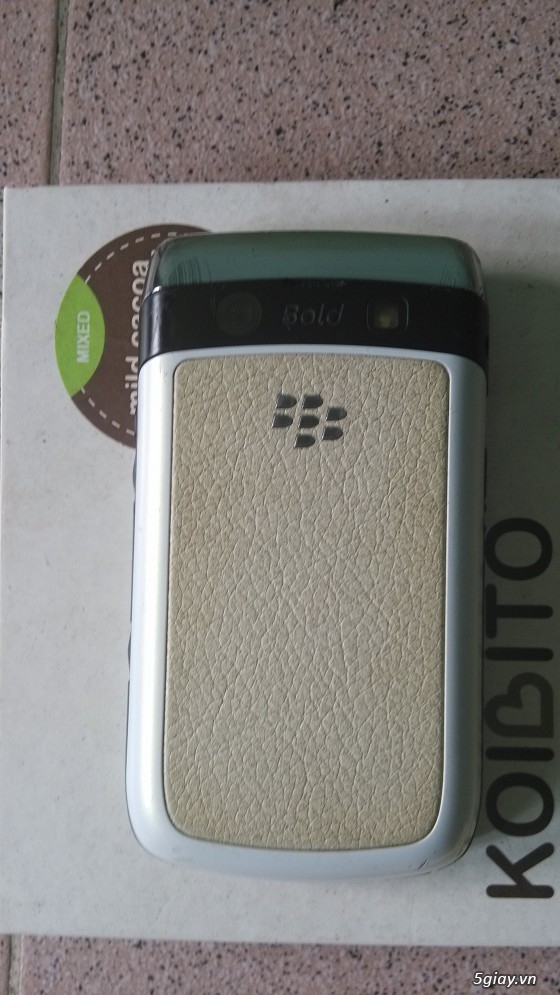 mình cần bán bb9700 400k - 8820 máy đẹp 350k - 1