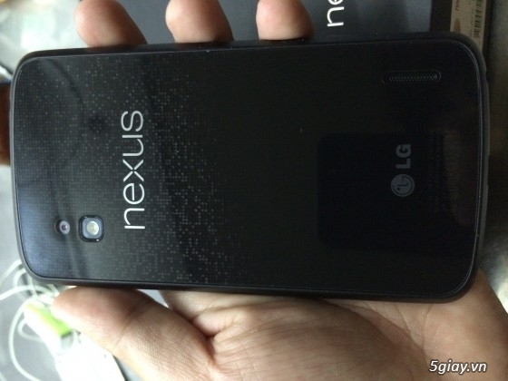 --- Nexus 4(Ram 2Gb-16GB)khong 1 vet tray,Fullbox bán gấp ---