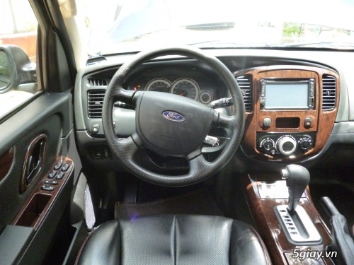 cần bán  Ford Escape 2010 màu đen, số tự động, máy 2.3L - 4