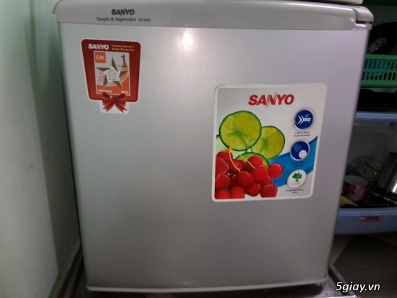 Thanh lý tủ lạnh Sanyo 50 lít còn mới!(có hình thật)
