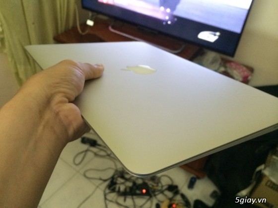 Macbook Air 13.3, ram 4GB, 256 SSD, đời 2011 MC966 giá 15.8triệu