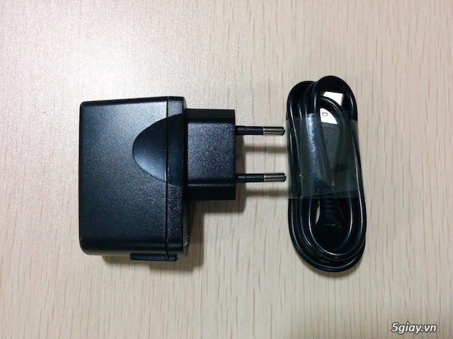 Đập hộp smartphone Windows Phone nhẹ nhất thế giới - 31689