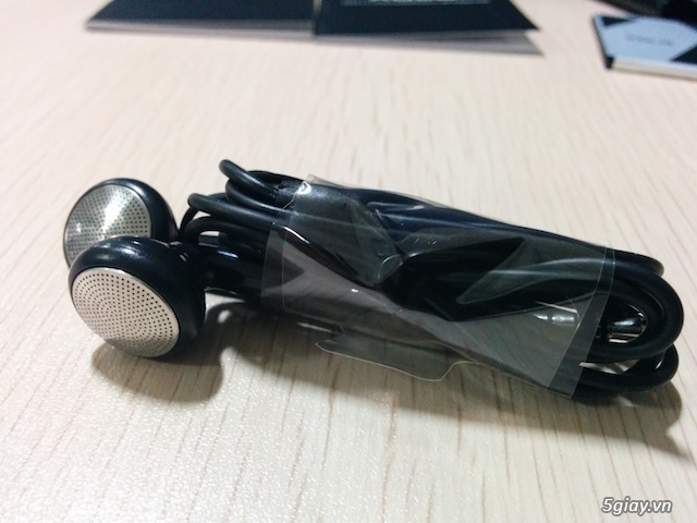 Đập hộp smartphone Windows Phone nhẹ nhất thế giới - 31691