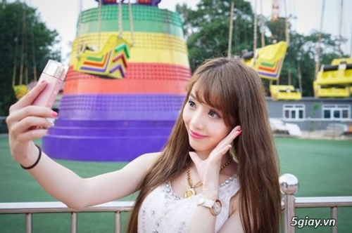 Smartphone chụp ảnh selfie dáng lạ của Sony - 30275