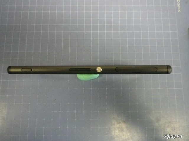 Sony Xperia Z3 có nhiều hình rõ nét hơn, pin không tháo rời được - 31304