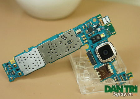 Tháo rời chiếc điện thoại Galaxy Alpha đầu tiên tại Việt Nam - 29981