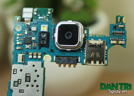 Tháo rời chiếc điện thoại Galaxy Alpha đầu tiên tại Việt Nam - 29983