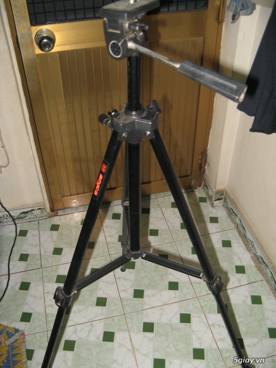 Chân máy ảnh hiệu Aryca cao 1,2m, chân 3 khúc - 1
