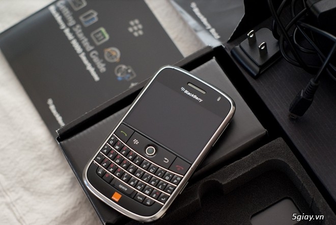 BlackBerry và điện thoại iPhone hàng nhái lan tràn thị trường - 34440