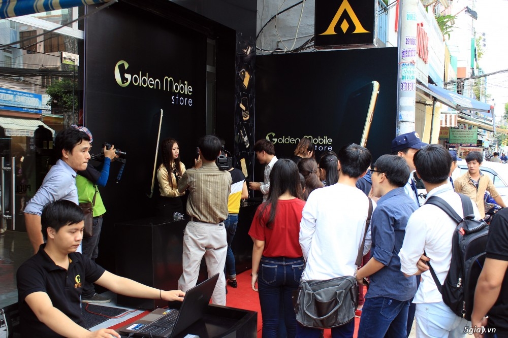 Trên tay iPhone 6 mạ vàng tại showroom Golden Ace - 36670