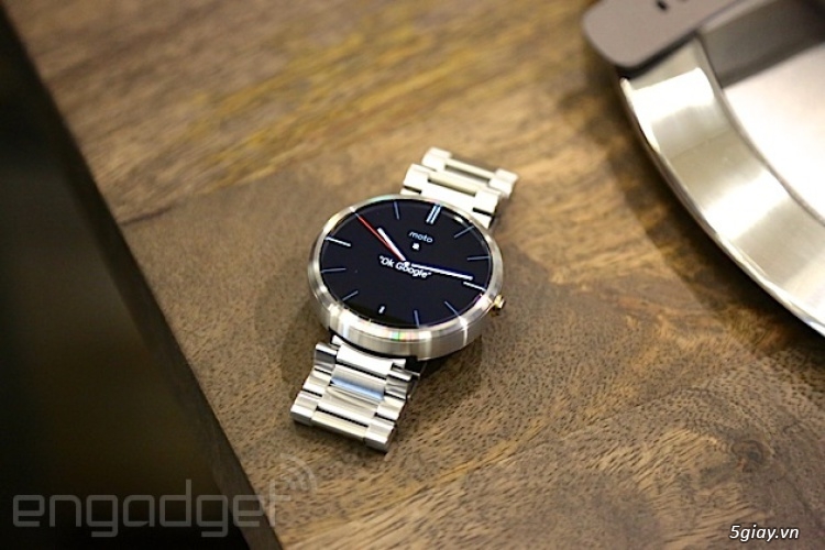 Trên tay Moto 360 Smartwatch mặt tròn - 32805