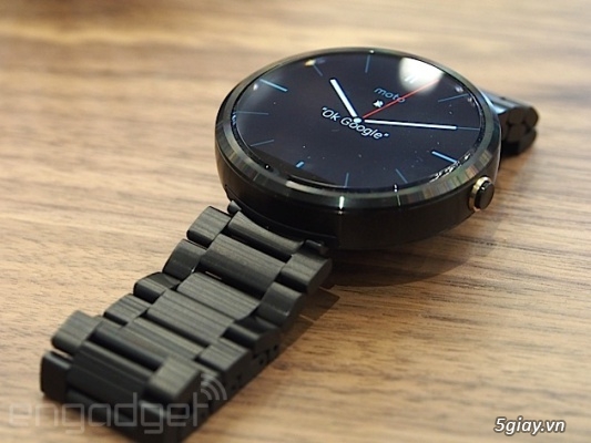 Trên tay Moto 360 Smartwatch mặt tròn - 32815