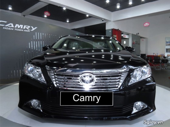 Toyota camry 2.0e : Khuyến mãi khủng cho tháng 10- giá bán tốt nhất sài gòn, có xe gi