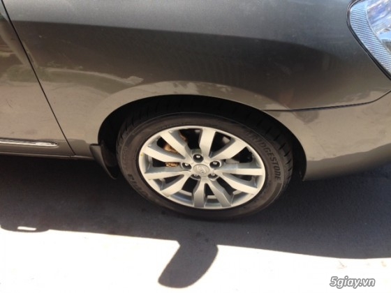 Kia Carens sản xuất 2011 số tự động. Màu Xám TiTan. Xe gia đình - 6