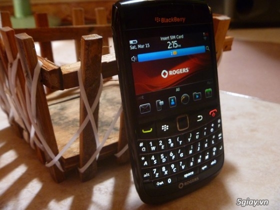 Nắp lưng BlackBerry đen zin mới 100% giá tốt - 2