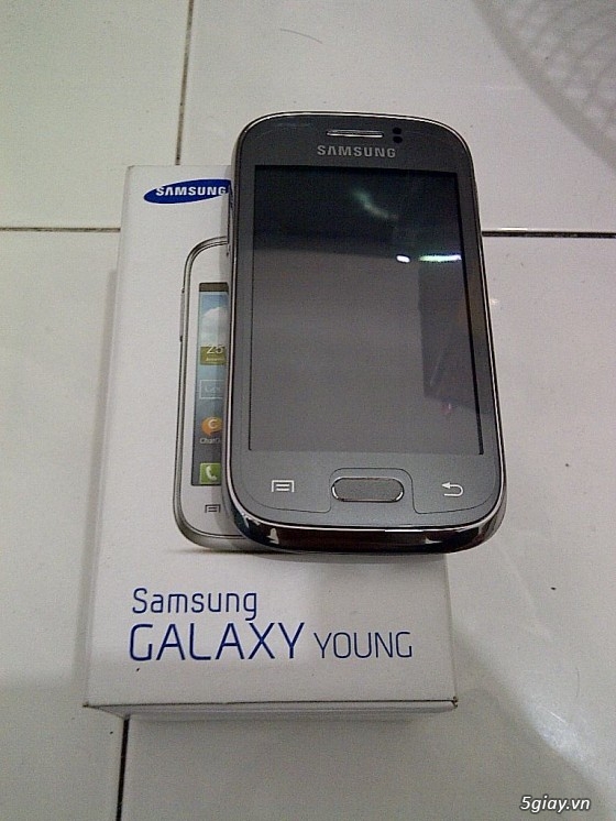 Dư dùng cần bán con Samsung Galaxy Young S6310