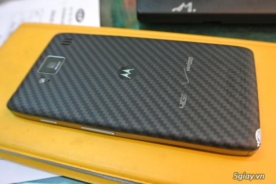 Smartphone Motorola pin khúng 3300mah, mới 99,9%