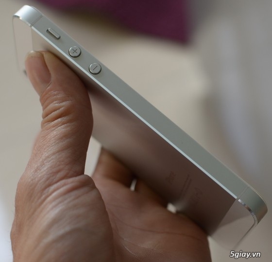 iPhone 5 trắng Quốc tế 16gb 5t550k máy đẹp, bao sài 3 tháng. - 2