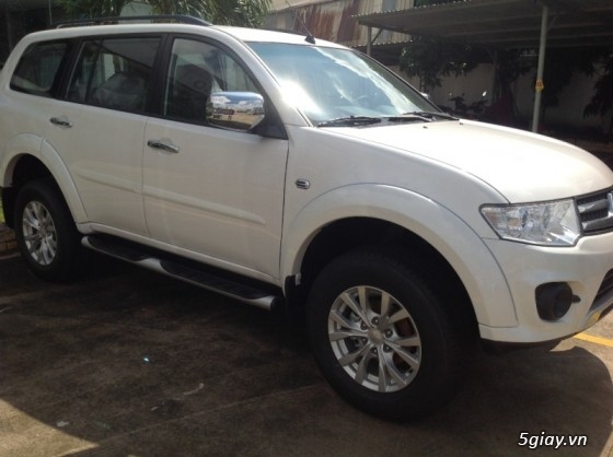 PAJERO SPORT giá number one 830tr lh 0902421429