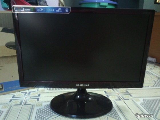 HCM - - Samsung S19C300B 18.5 inchs | 5giay
