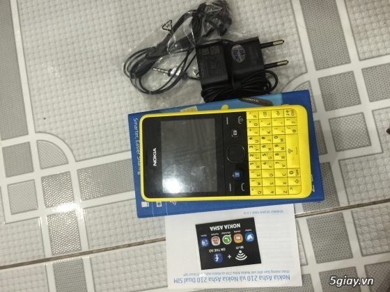 THanh lý cho đứa em con Nokia Asha 210 màu vàng fullbox mới 99%.