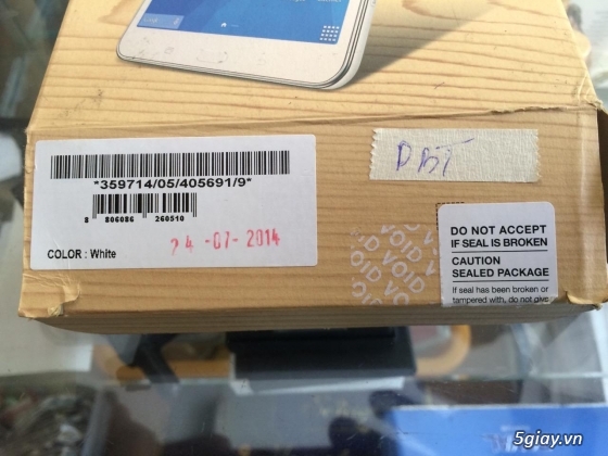 Samsung Galaxy Tab 4 SM-T331 full box like new .