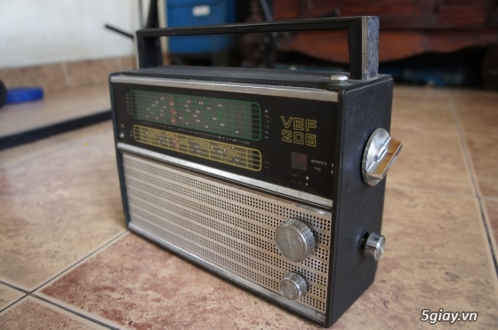 Radio cổ thời Liên Xô VEF 206, radio mini hiệu Knox, cassette cũ