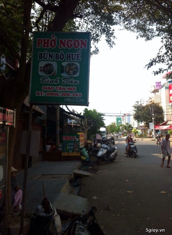 Sắp xuất cảnh. Sang quán ăn gấp - 4