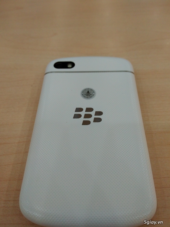 Cần thanh Lý Blackberry Q10 white (99,9) full box..! còn BH (11.5tháng) - 1