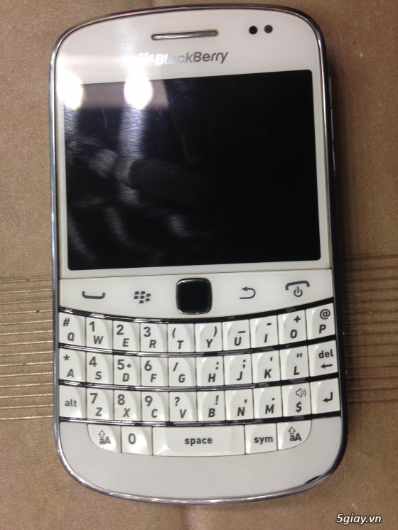 Cần Bán Blackberry Bold 9900 White zin 100% !!!
