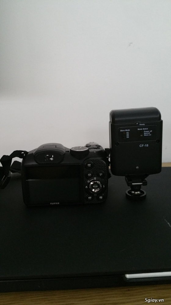 Bán máy ảnh Fujifilm S2800HD và máy quay phim JVC GZ-EX310BU mới 95%