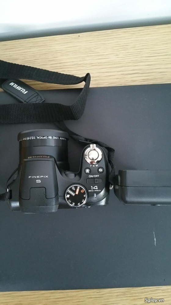 Bán máy ảnh Fujifilm S2800HD và máy quay phim JVC GZ-EX310BU mới 95% - 2