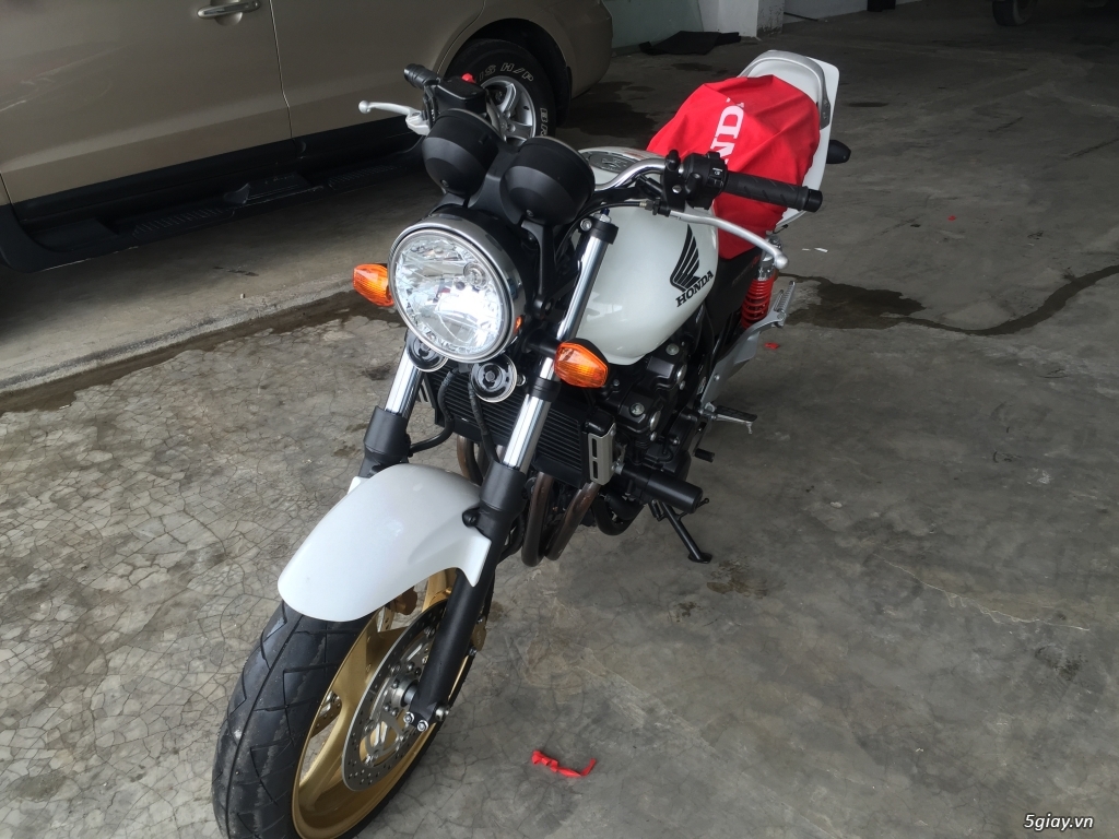 Cần ra đi 1 e cb400 revo 2012 chạy 1600km
