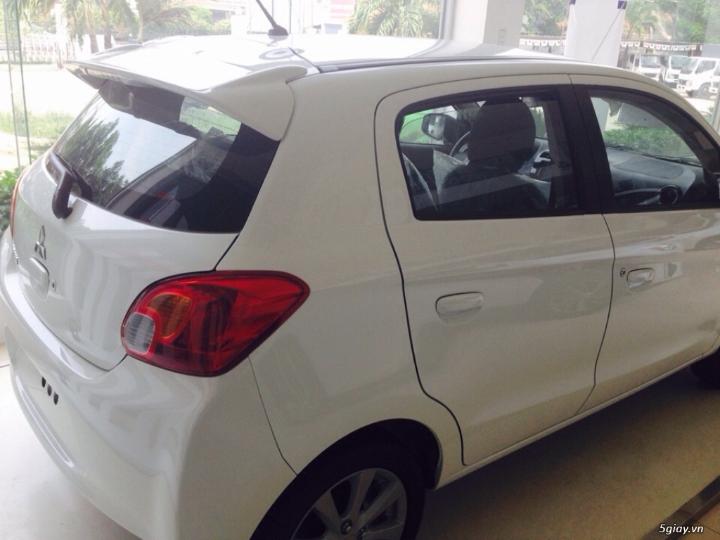 PAJERO SPORT giá number one 830tr lh 0902421429 - 2