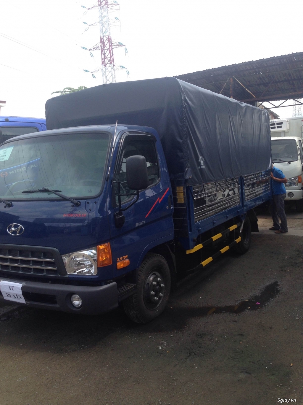 HD65 THUNG MUI BẠT HẠ TẢI