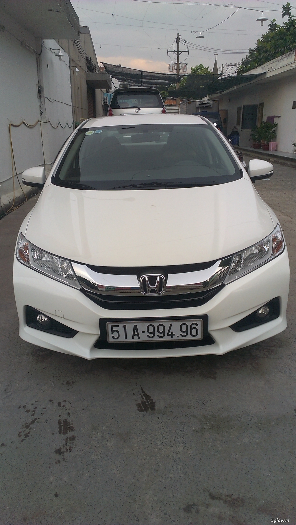 Cho thuê xe TỰ LÁI  giá rẻ tại TPHCM 0942929900 - 2