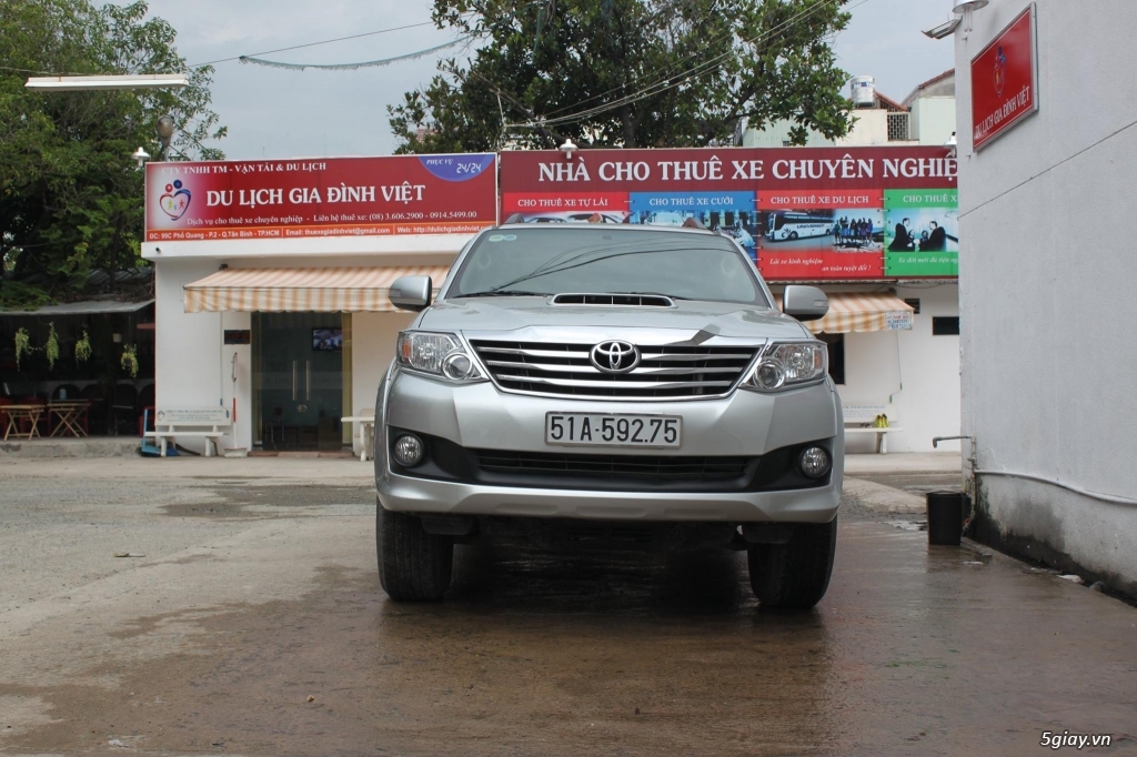 Cho thuê xe TỰ LÁI  giá rẻ tại TPHCM 0942929900 - 9