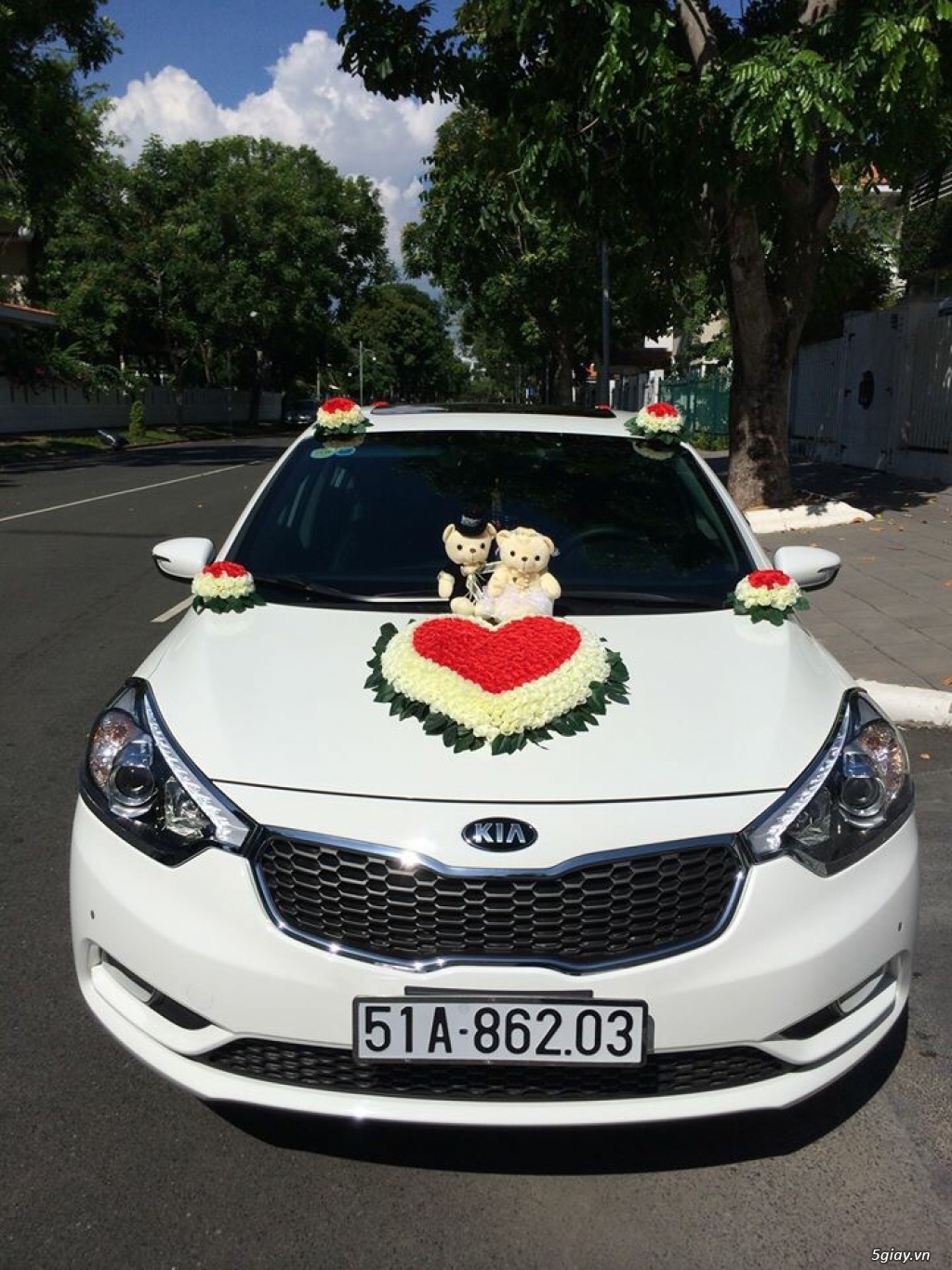 Cho thuê xe TỰ LÁI  giá rẻ tại TPHCM 0942929900