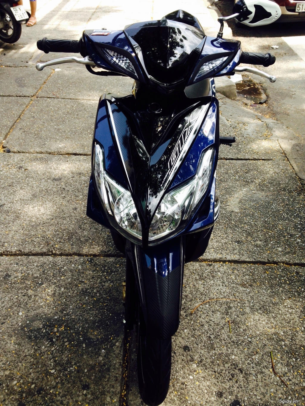 Yamaha luvias fi mau xanh trang 2013 - 9