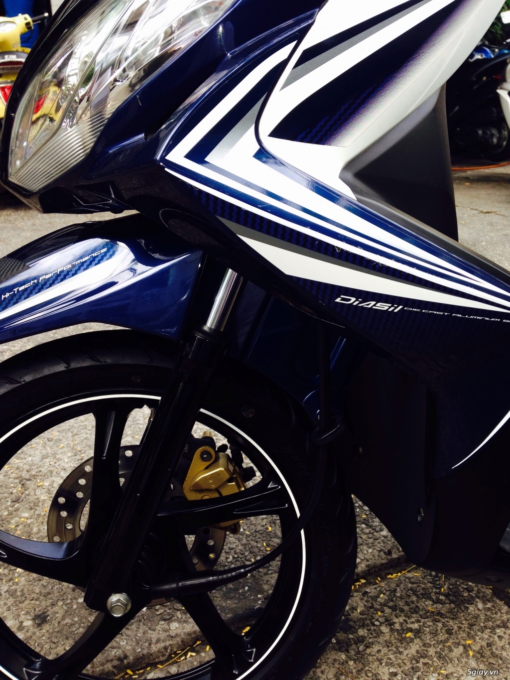 Yamaha luvias fi mau xanh trang 2013 - 3