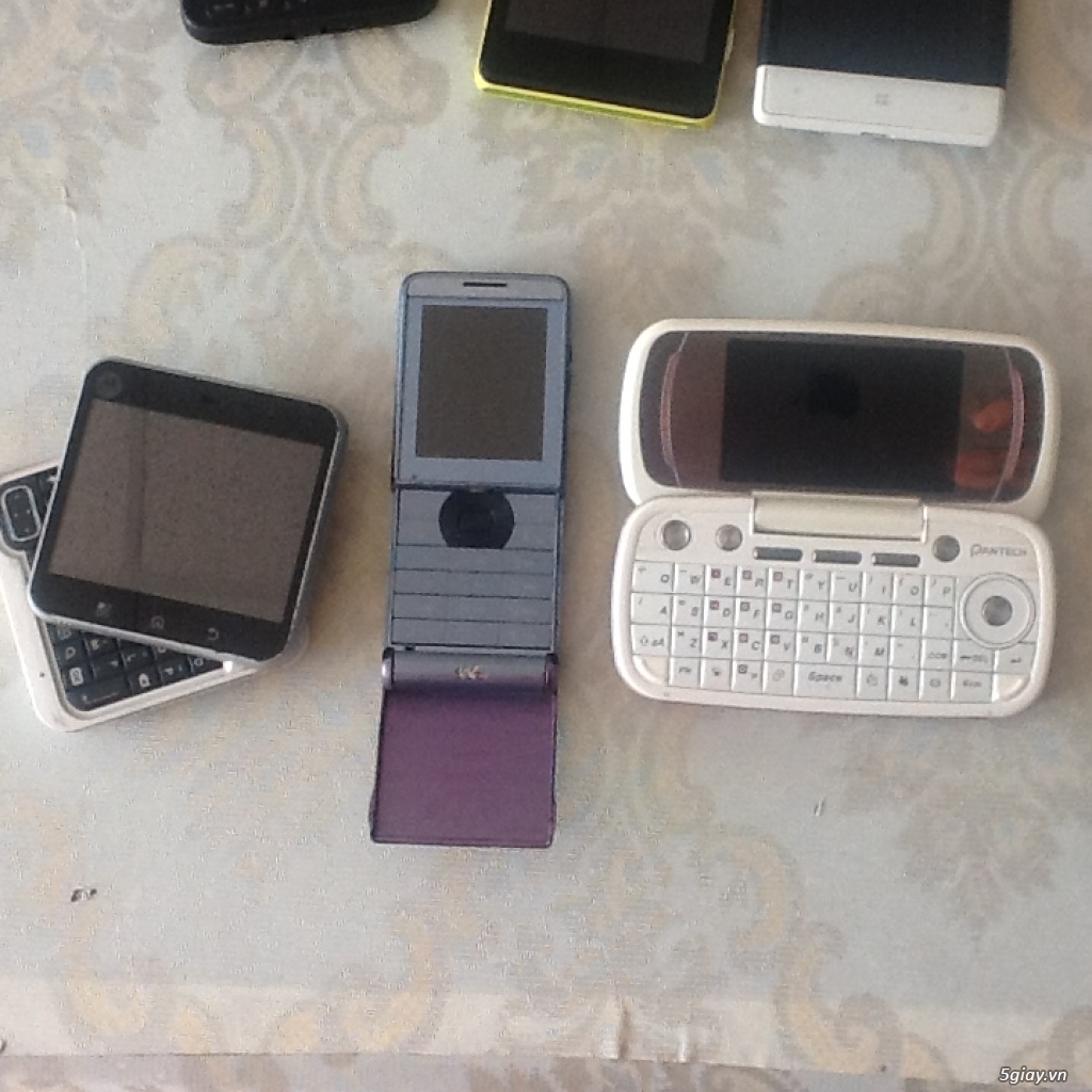 Một rổ điện thoại thanh lý: Apple; HTC; Nokia; LG - 3