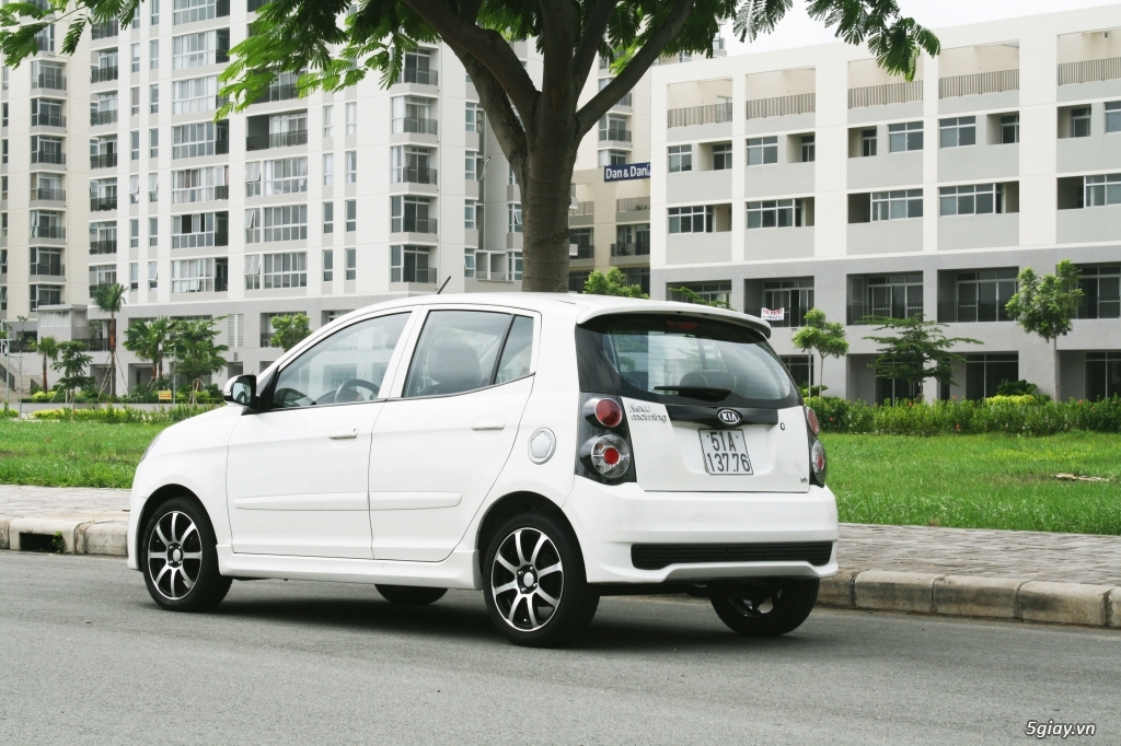 Toàn Hatchback: Toyota Yaris &KIA New Morning 2011 lung linh là lên luôn - 4