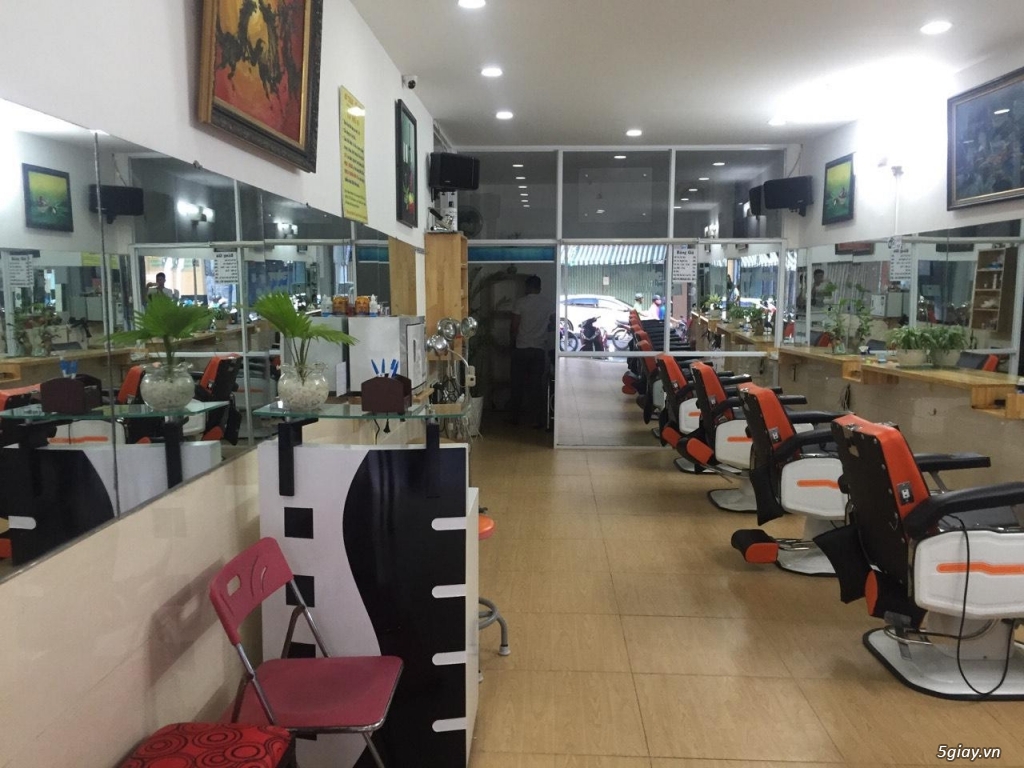 Beauty Salon Lộc tuyển dụng thợ cắt tóc nam
