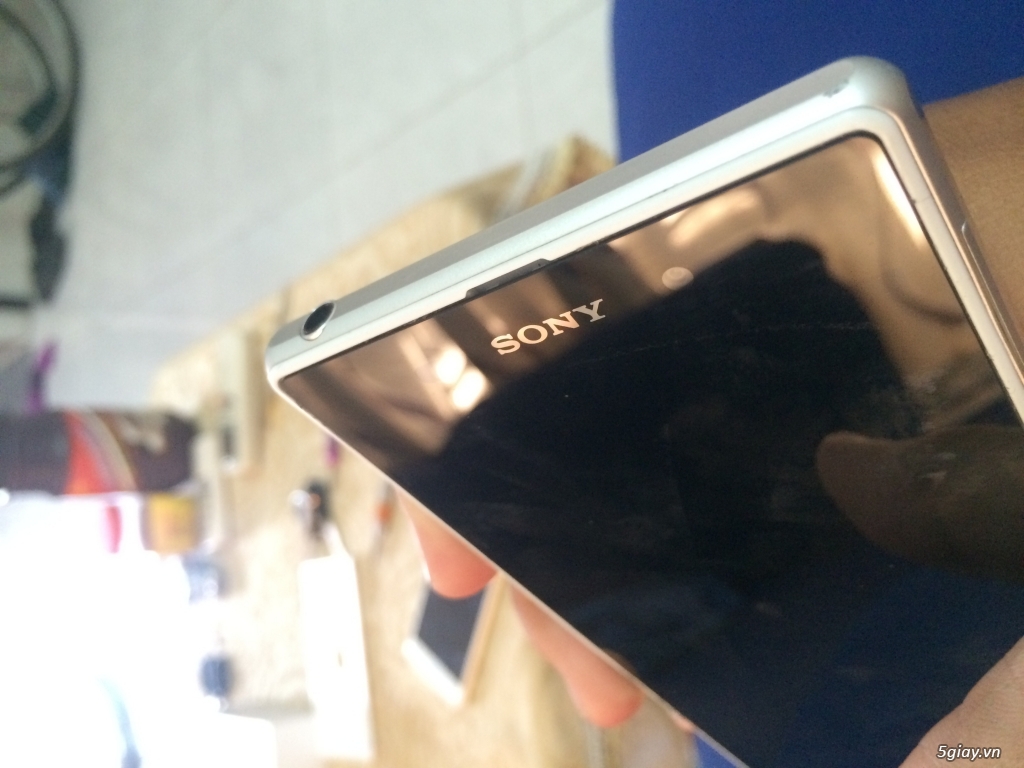 Sony Xperia Z1 C6903 trắng đẹp keng - 3.500 - 1
