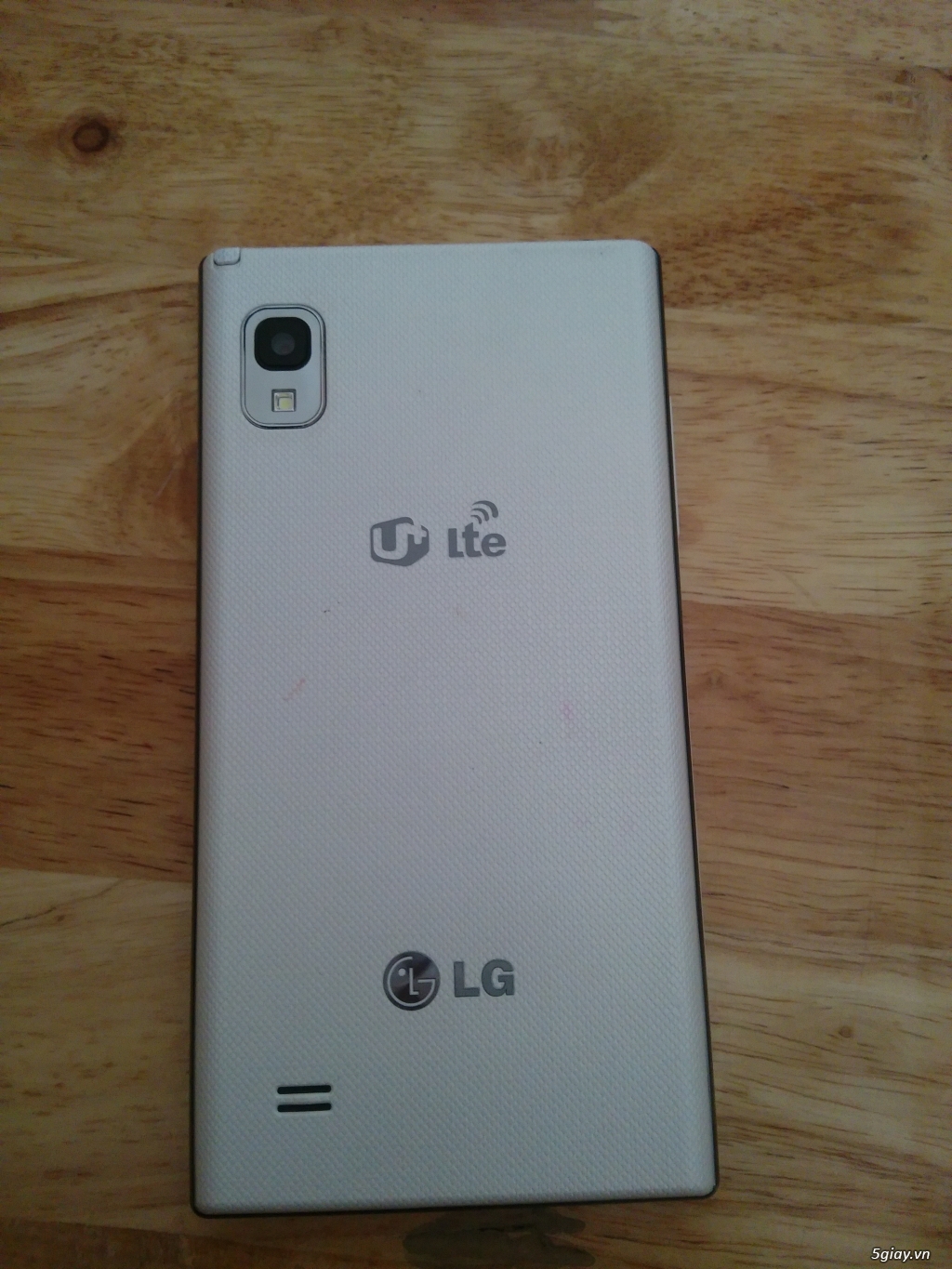 Bán LG lte2 f160 màu trắng mới 98 99% - 2