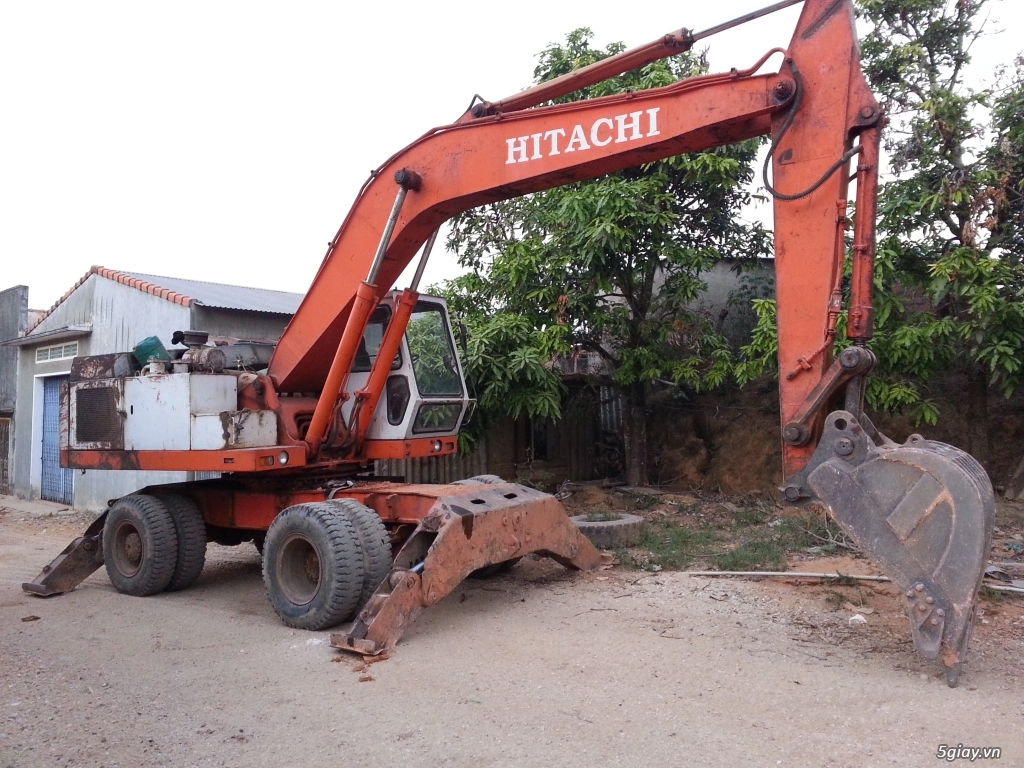 Gia lai - cần bán máy đào bánh lốp Hitachi gầu 07 đời 90 - 1